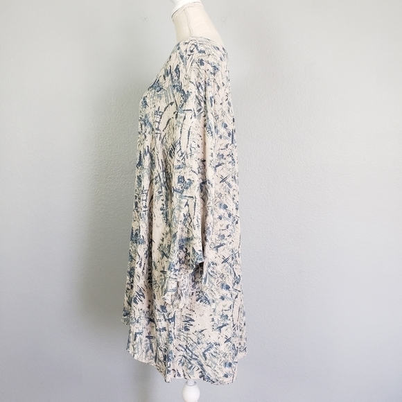 LUSH Asymetrical Hemline Bell Sleeve All Over Print Dress Flowy Lightweight Sz L - Picture 7 of 12